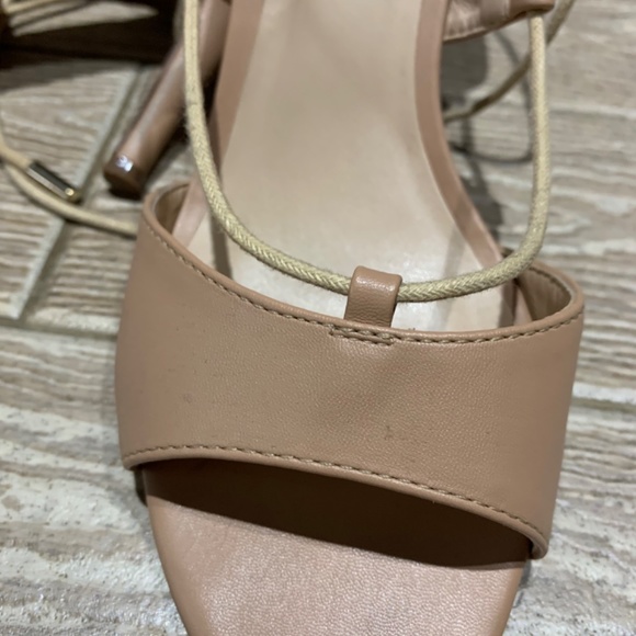 Shoes ankle strap - Picture 2 of 8